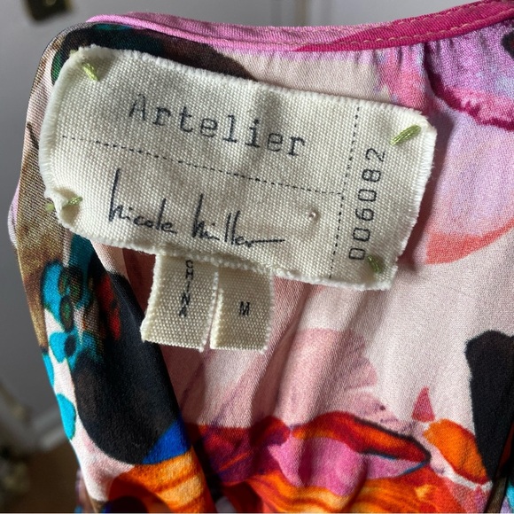 Artelier Nicole Miller Silk Floral Multicolor Sleeveless Top - Picture 8 of 10